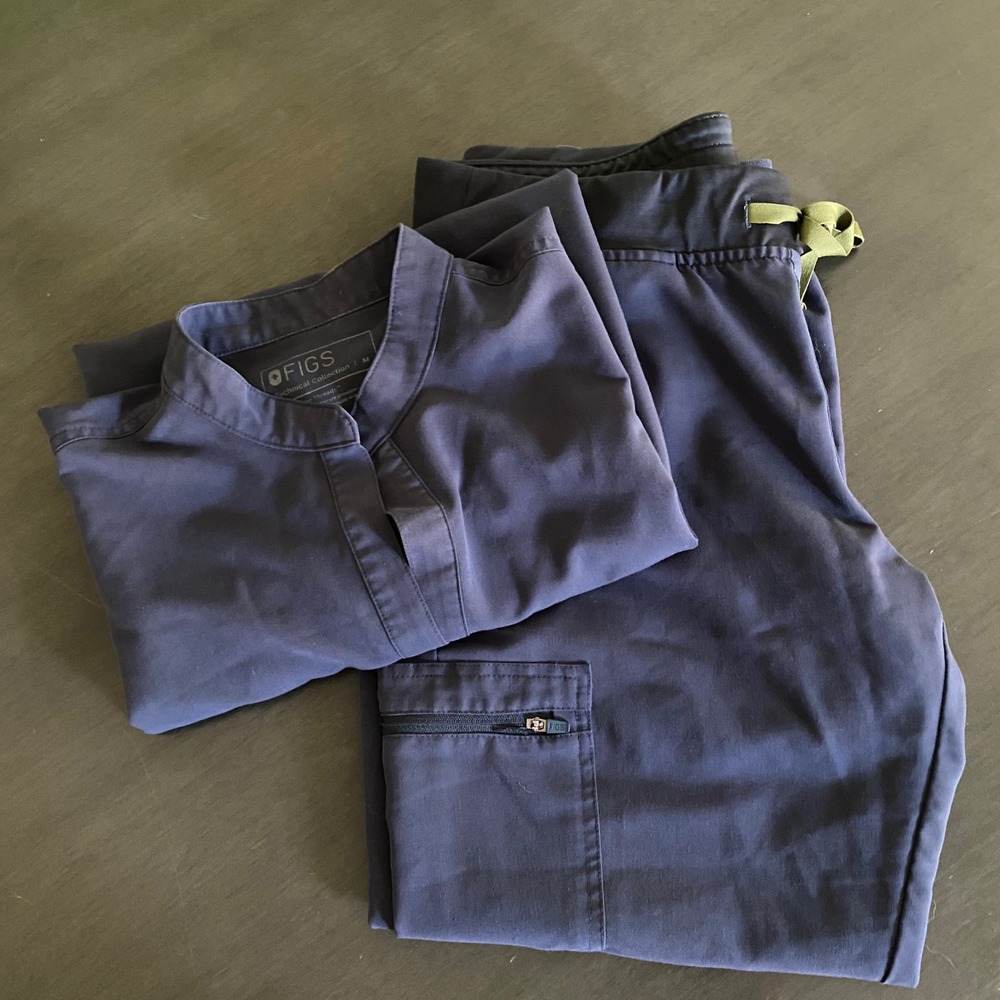 Figs Women Scrub Set Dark Harbor Rafaela Top Jogger Pants Medium Petite